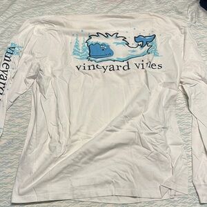 Vineyard Vines White and Blue Graphic Tee
